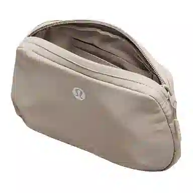 lululemon 7L Pack and Go Logo