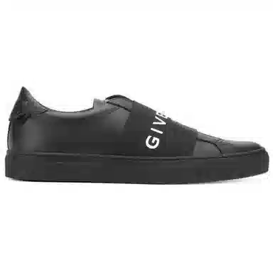 GIVENCHY