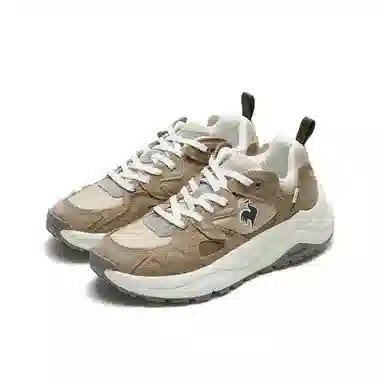 Le Coq Sportif R Series