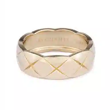 CHANEL Coco Crush Beige 18K
