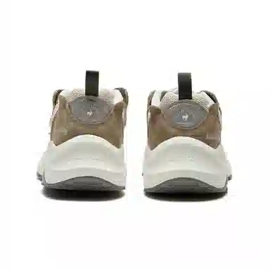 Le Coq Sportif R Series