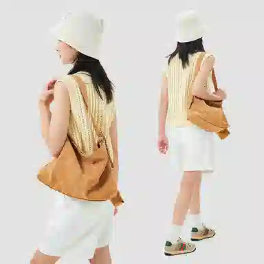 Jade en Plus Bucket Bag
