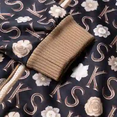 Gucci Classic Logo Zip Jacket Black