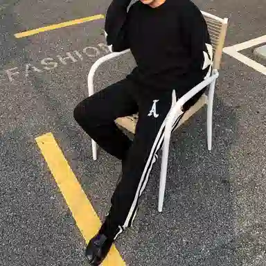 Askyurself Cross Hem Knit Sweater Black