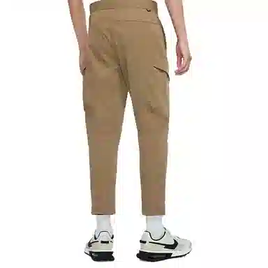 Nike Sportswear Tech Essentials