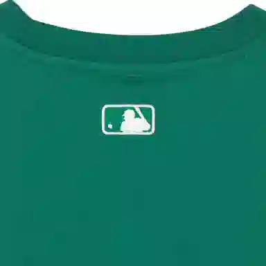 MLB T