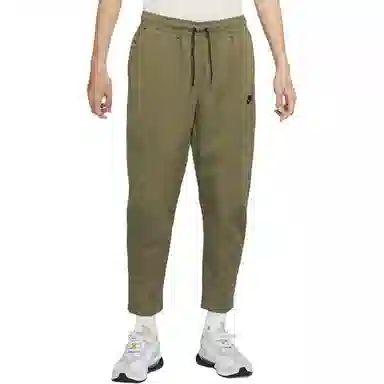 Nike Sportswear Tech Essentials Olive