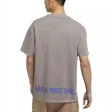 Nike SS22 T