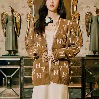 MLB New York Yankees Cardigan Beige