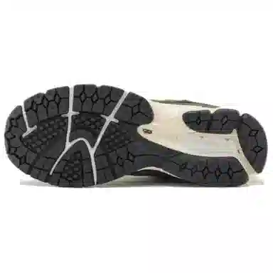 New Balance 2002R Green