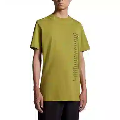 Moncler A Staple In Any Wardrobe This Organic Cotton T-Shirt Is Embellished With A Logo Print T
