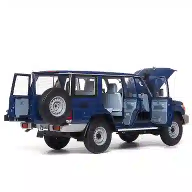 Almost Real 118 Land Cruiser 76 2017 LC76
