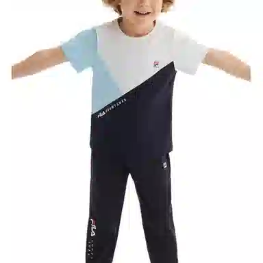 FILA T