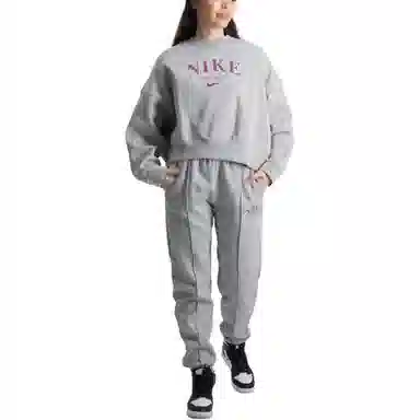 Nike Sportswear Trend Logo