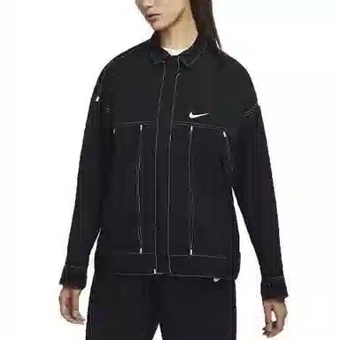 Nike SS22 Sportswear Swoosh Logo