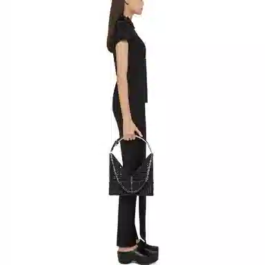 GIVENCHY Josh Smith logoT