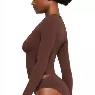 SKIMS Soft Smoothing Seamless Long Sleeve T-Shirt Cocoa