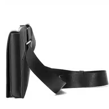 维多利亚旅行者 休闲百搭高级感个性时尚大学生简约质感通勤出行防泼水 超纤合成革 胸包单肩包斜挎包 男款 黑色