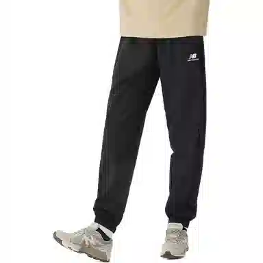 New Balance FW22 Logo