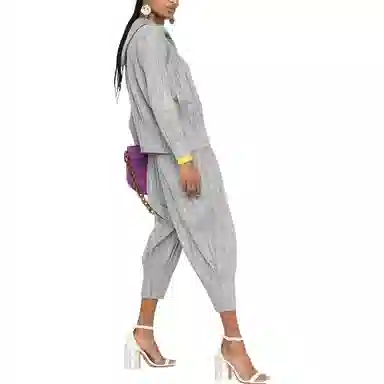 PLEATS PLEASE ISSEY MIYAKE