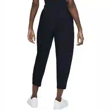 Nike Sportswear Essential Black