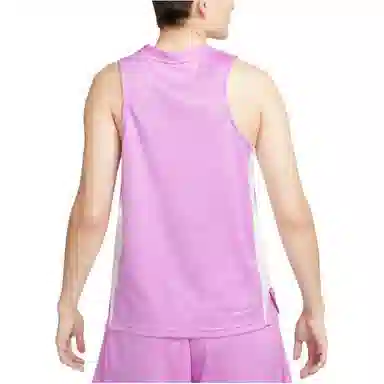 Nike Standard Issue SS23 Logo