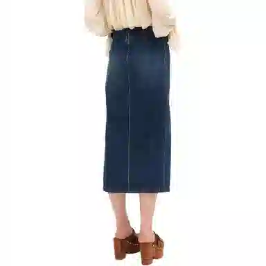 Chloe
