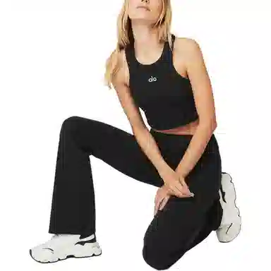 alo yoga JISOO