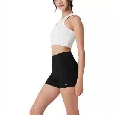 alo yoga JISOO