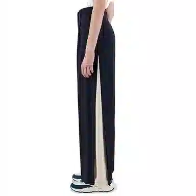 WEEKEND MaxMara Asia Logo