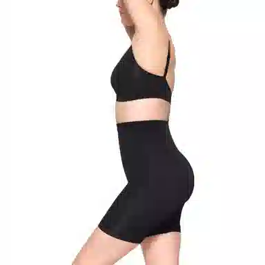 SKIMS Seamless Sculpt Mid Thigh Short Onyx