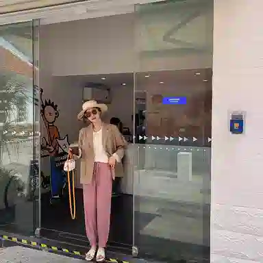 花栗鼠小姐 纯色高腰束脚休闲裤 女款