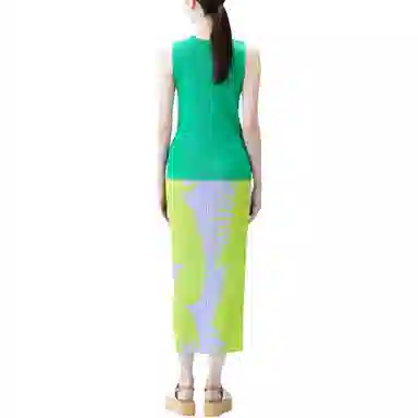 PLEATS PLEASE ISSEY MIYAKE