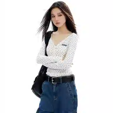 APEA Sweetheart V-Neck Long Sleeve Tee