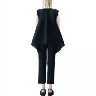 PLEATS PLEASE ISSEY MIYAKE