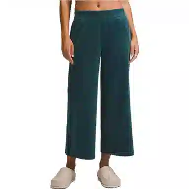 lululemon Scuba Mid-Rise Wide-Leg Crop Velvet Cord