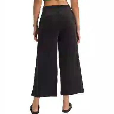 lululemon Scuba Mid-Rise Wide-Leg Crop Velvet Cord