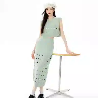 EPTISON WOMAN LogoA