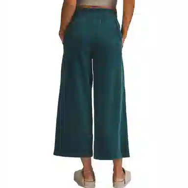lululemon Scuba Mid-Rise Wide-Leg Crop Velvet Cord