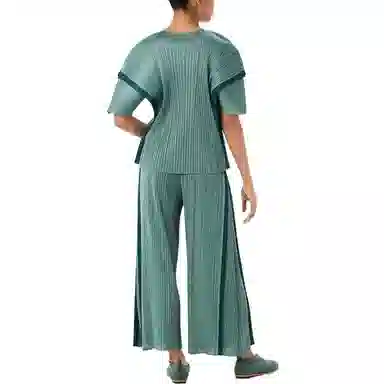 PLEATS PLEASE ISSEY MIYAKE FW22