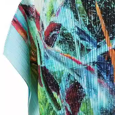 PLEATS PLEASE ISSEY MIYAKE