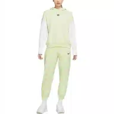 Nike Sportswear Icon Clash Logo