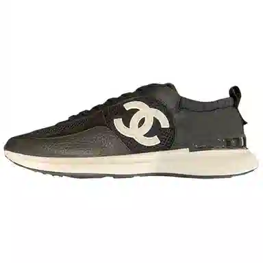 CHANEL Sneaker