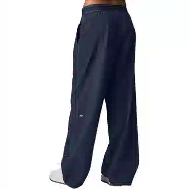 alo yoga SUIT UP TROUSER logo