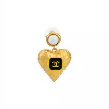 CHANEL Heart Pendant Pearl Earrings Gold