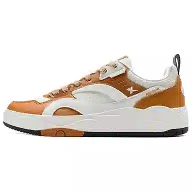 特步 驭桀 舒适百搭 防滑耐磨 低帮 板鞋 男款 棕白