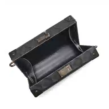 Kuroda Yae Crossbody Bag