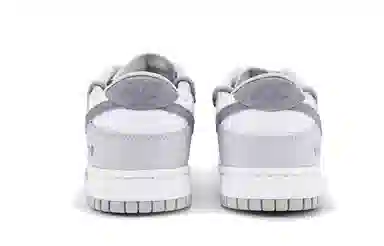 Nike Dunk vibe