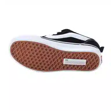 Vans Knu Skool