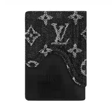 LOUIS VUITTON x NIGO